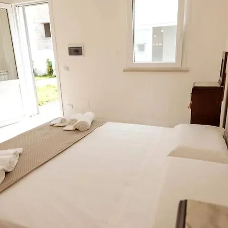 Ferienhaus Dimora Santa Sofia Con Dependace E Giardino Diso
