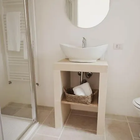 Dimora Santa Sofia Con Dependace E Giardino * Diso